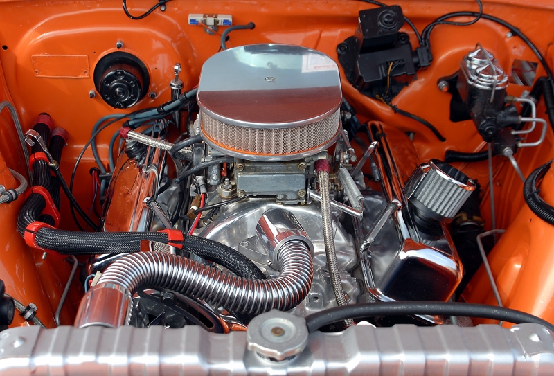 garagiste-GINASSERVIS-min_car-engine-1738309